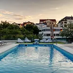 Panorama Deluxe Apartahotel