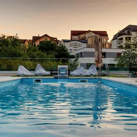 Ξενοδοχείο με διαμερίσματα Panorama Deluxe Κλουζ-Ναπόκα