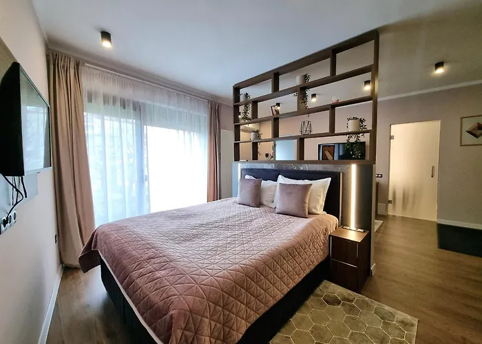 Panorama Deluxe Aparthotel Kluž